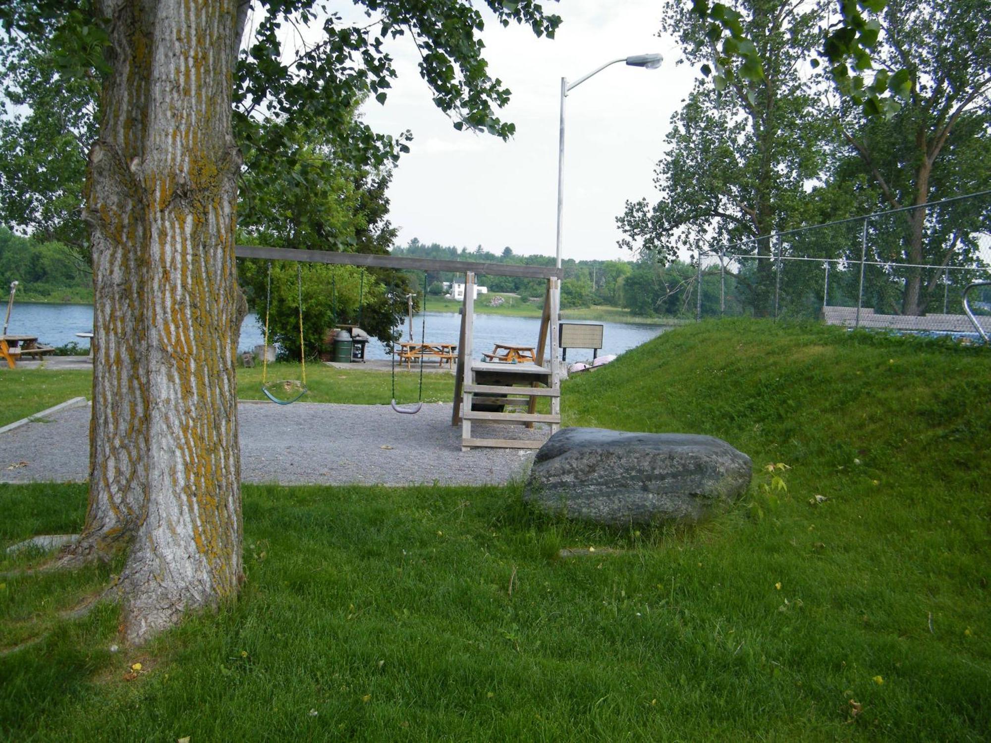 Campbellford River Inn Exterior foto